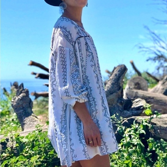 Zara Oyster White Printed Blouse top tunic cover up
Zara - Picture 1 of 11